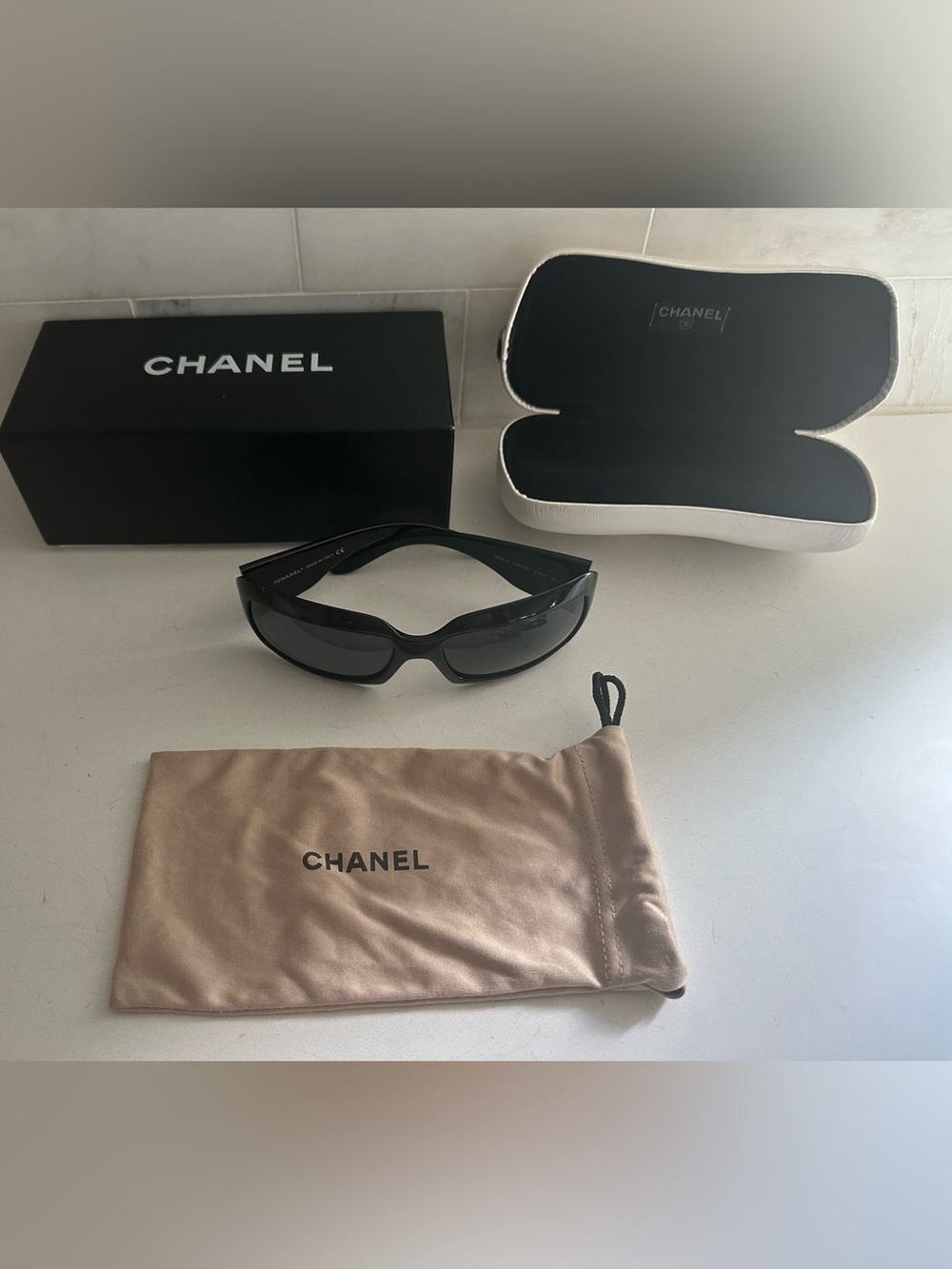 CHANEL Mother of Pearl 5076-H Black Square CC Sunglasses - Box/Case/Cloth AUTH - Picture 9 of 12